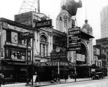 “David-Bowie-1974-10-16-DETROIT-USA.JPG”