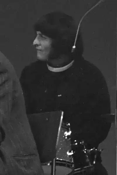 Terry Cox, Drummer With David Bowie and Elton John, Dies at 89