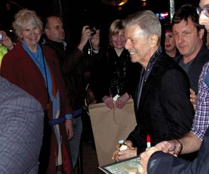 The last known picture of Bowie in public, attending Lazarus a month before he died.