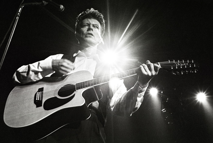 MARCH: David Bowie performs live on stage at Ahoy in Rotterdam, Netherlands during the Sound + Vision tour on 30th March 1990. (Photo by Rob Verhorst/Redferns)