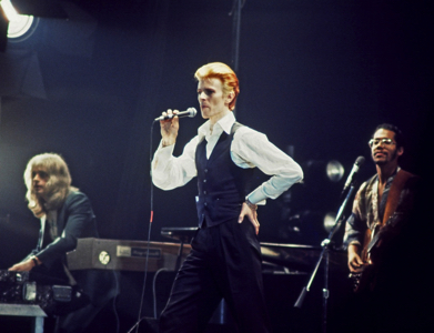  DAVID-BOWIE-more-dead-than-alive-1976