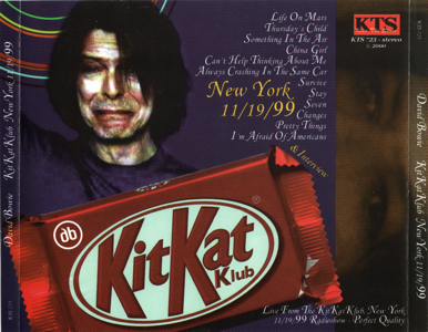 david-bowie-Kit-Kat-Klub-New-York-11-19-99-back-outside