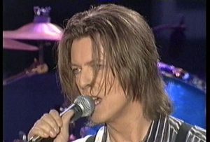 David Bowie 1999-10-09 ,London ,Wembley Stadium - NetAid Volume 1 - (David Bowie - Eurythmics - Catatonia - The Corrs and more)