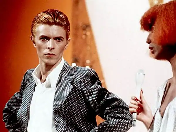 David Bowie and Cher performing Young Americans on The Cher Show in 1975