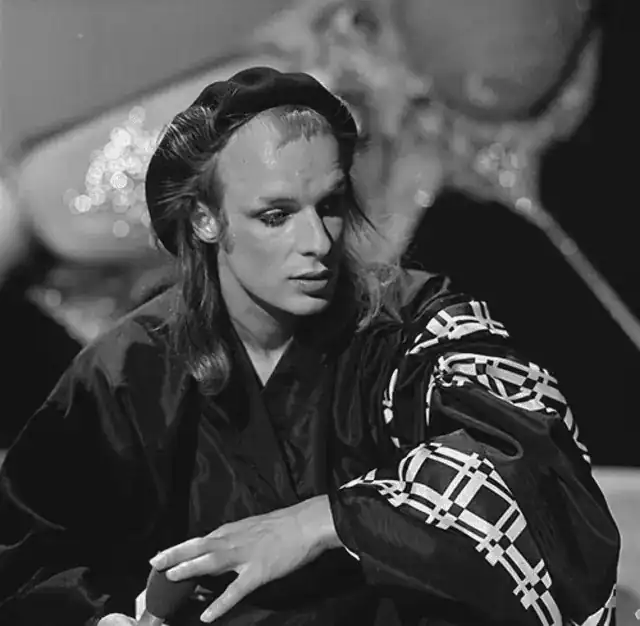 Brian Eno on Dutch TV show TopPop (1974)
